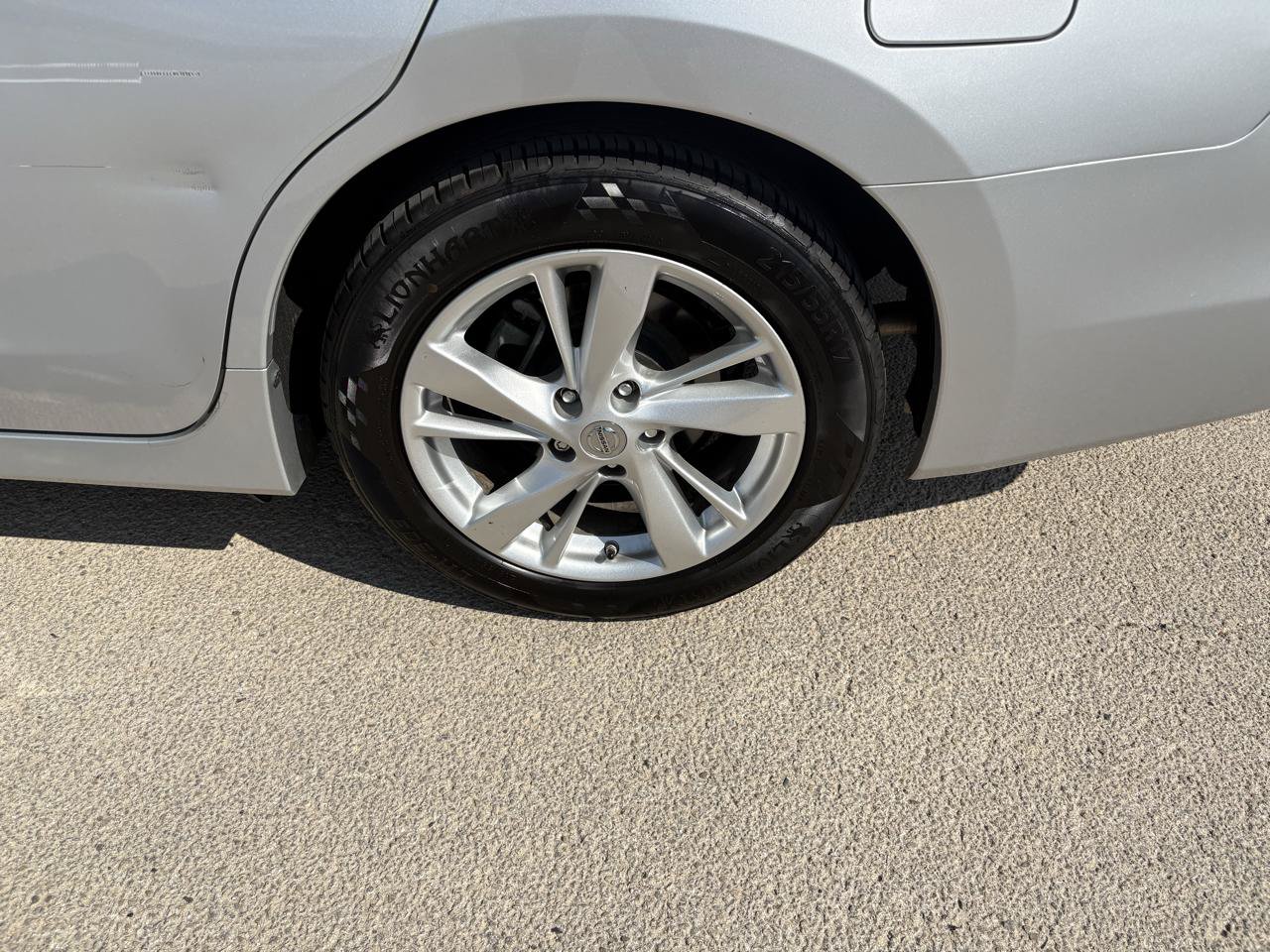Used 2013 Nissan Altima 2.5 SV FWD image 12