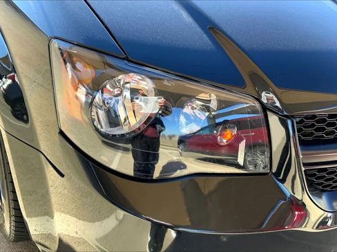 Used 2020 Dodge Grand Caravan SE image 26
