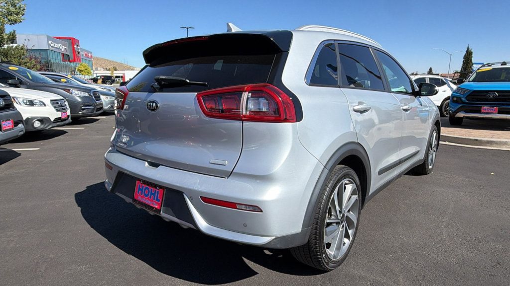 Used 2017 Kia Niro Touring w/ Advanced Technology Package FWD image 3