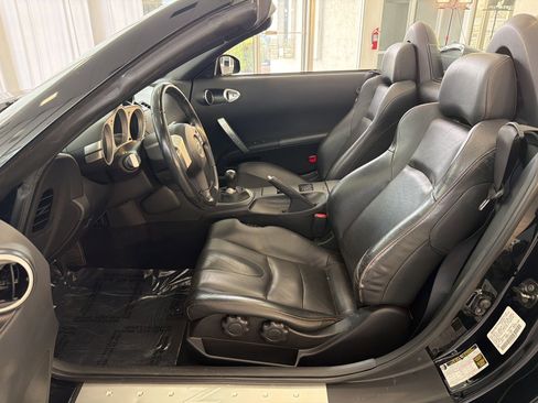 Used 2005 Nissan 350Z Grand Touring RWD image 5