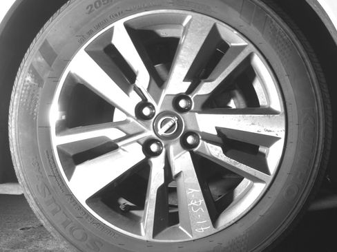 Used 2025 Nissan Versa SV image 13