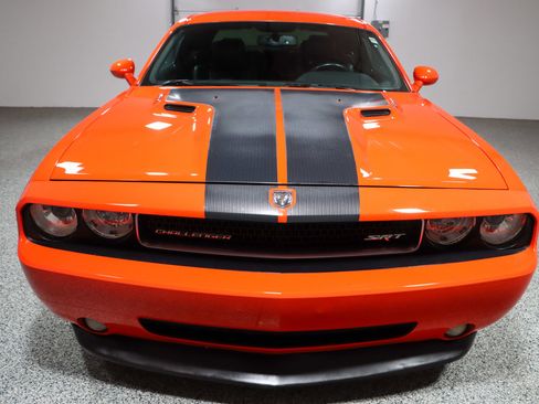 Used 2010 Dodge Challenger SRT8 image 4