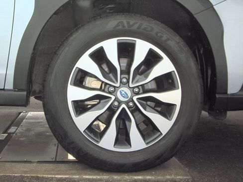 Used 2025 Subaru Outback Limited AWD/4WD image 11