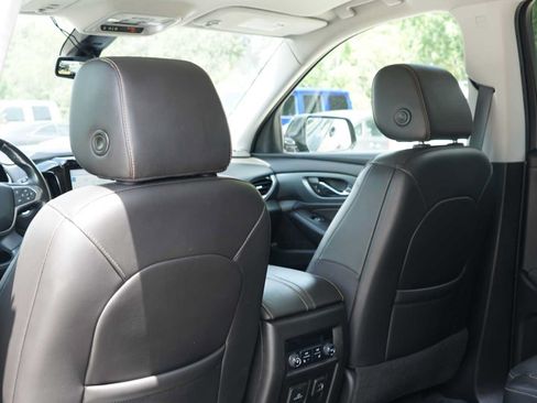 Used 2020 Chevrolet Traverse Premier w/ Redline Edition FWD image 19