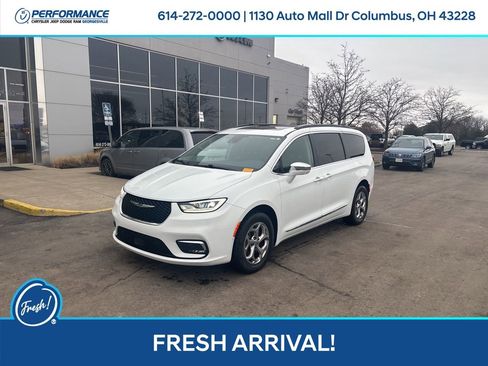 Used 2022 Chrysler Pacifica Limited image 8