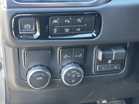 New 2026 GMC Yukon XL Elevation w/ Elevation Premium Package image 18