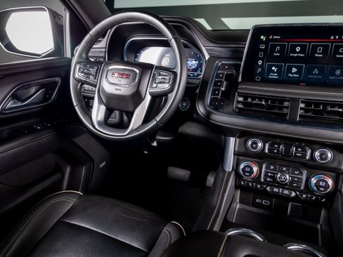 Used 2023 GMC Yukon SLT AWD/4WD image 7