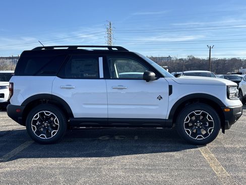 New 2025 Ford Bronco Sport Outer Banks w/ Outer Banks Tech Package+ AWD/4WD image 4