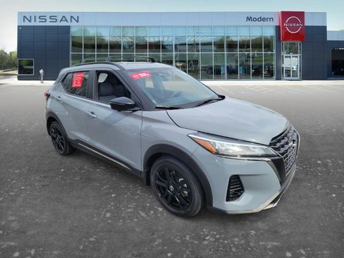 Used 2024 Nissan Kicks SR w/ SR Premium Package image 3