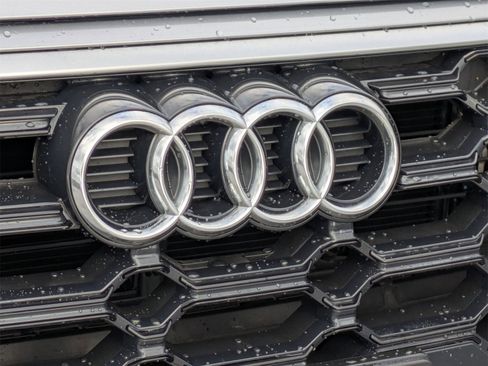 Used 2022 Audi Q5 2.0T Premium w/ Convenience Package image 26