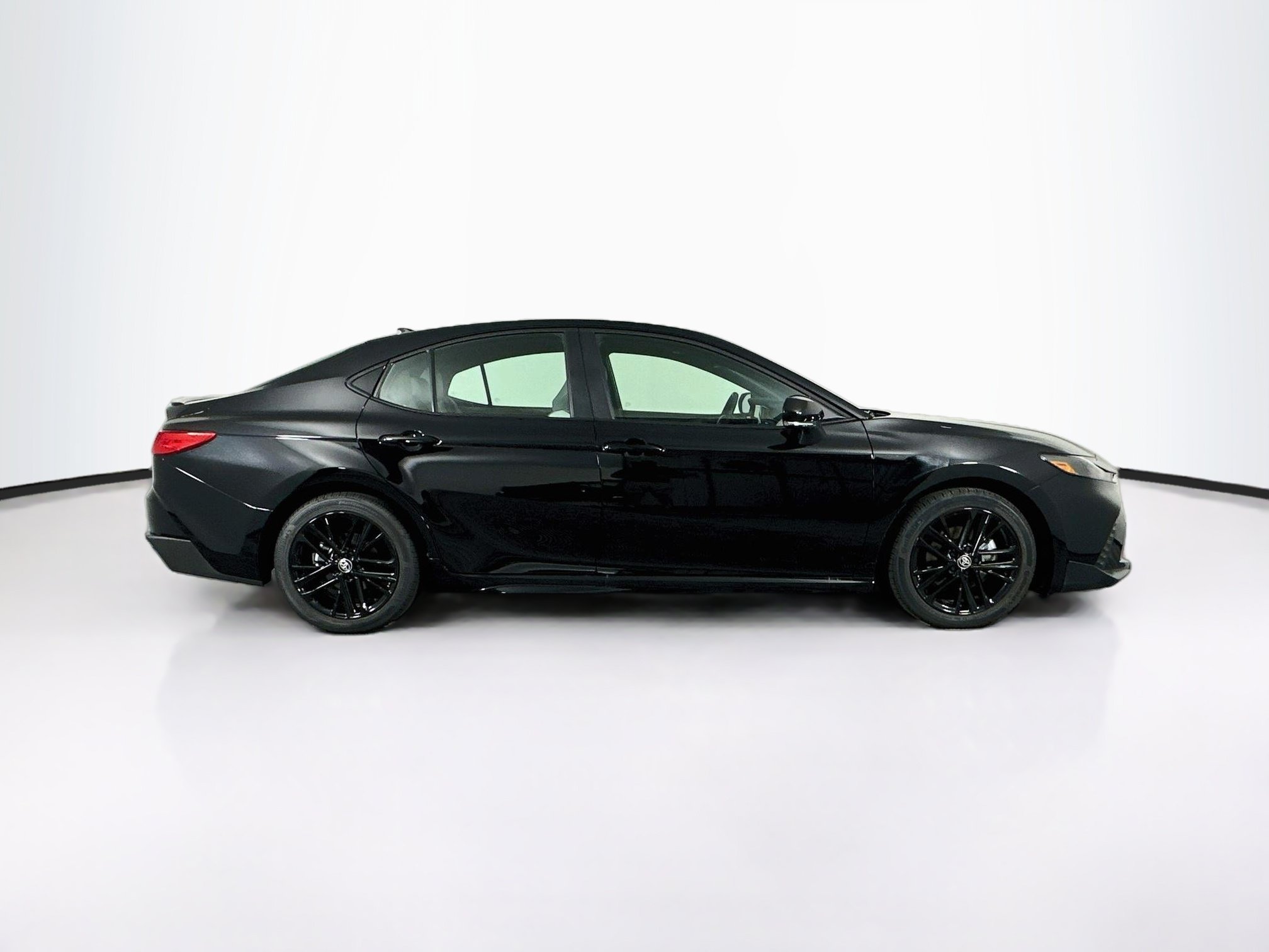 Used 2026 Toyota Camry SE w/ Convenience Package FWD image 10