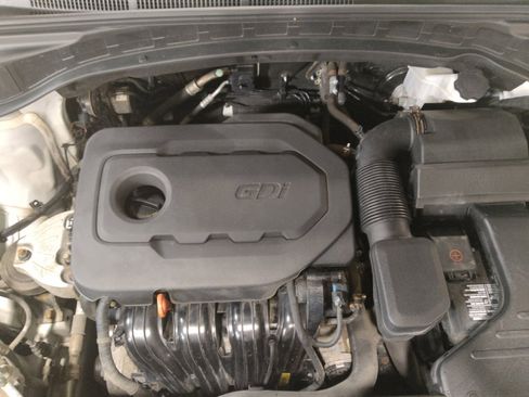 Used 2018 Hyundai Santa Fe Sport FWD image 30
