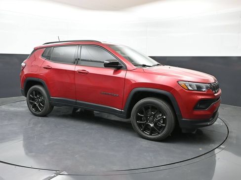 New 2026 Jeep Compass Latitude AWD/4WD image 28