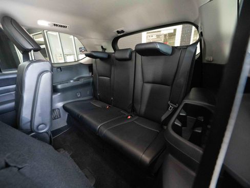 Used 2024 Toyota Grand Highlander XLE AWD/4WD image 24