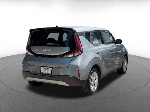 Used 2025 Kia Soul LX w/ LX Technology Package FWD image 15