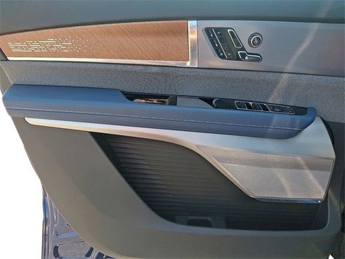 New 2026 Cadillac Vistiq Premium Luxury w/ LPO, Floor Liner Package image 12