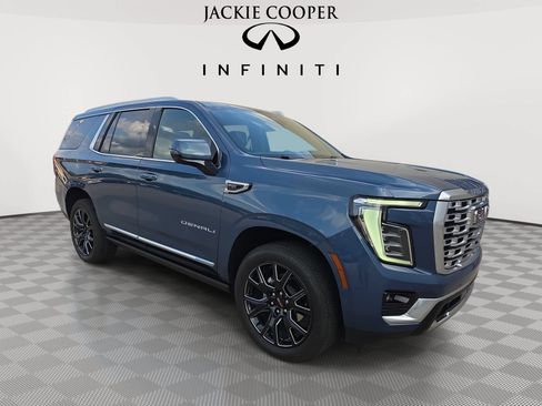 Used 2025 GMC Yukon Denali w/ Sun & Power Step Package AWD/4WD image 3