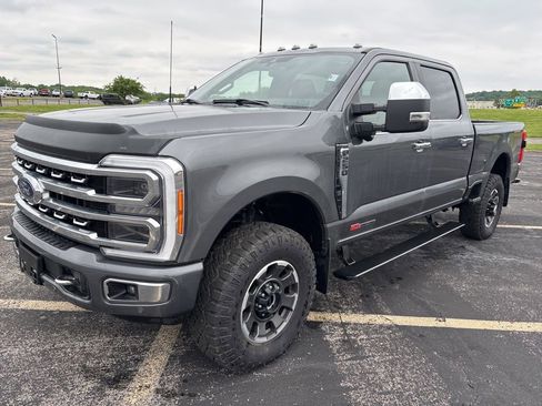 Used 2023 Ford F250 Platinum w/ Tremor Off-Road Package AWD/4WD image 1