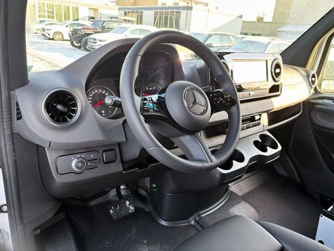 Used 2026 Mercedes-Benz Sprinter 2500 image 11