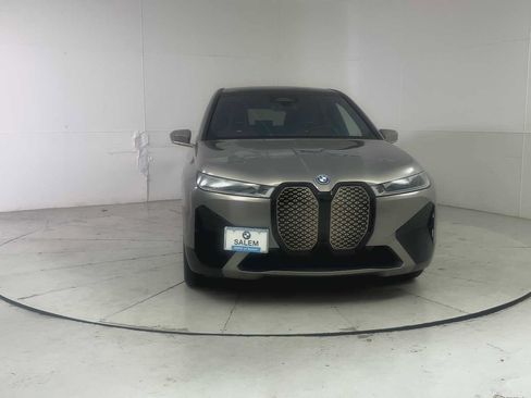 Used 2023 BMW iX xDrive50 w/ Sport Package AWD/4WD image 7