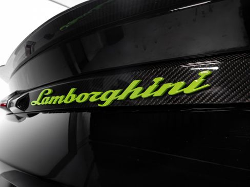 Used 2022 Lamborghini Urus image 59