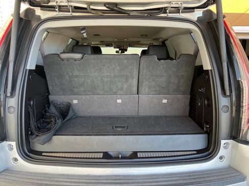 Used 2017 Cadillac Escalade Luxury image 10