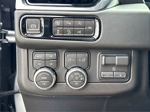 New 2026 GMC Yukon Denali w/ Denali Reserve Package image 12