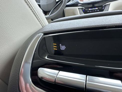 Certified 2024 Cadillac XT6 Premium Luxury w/ Technology Package AWD/4WD image 37
