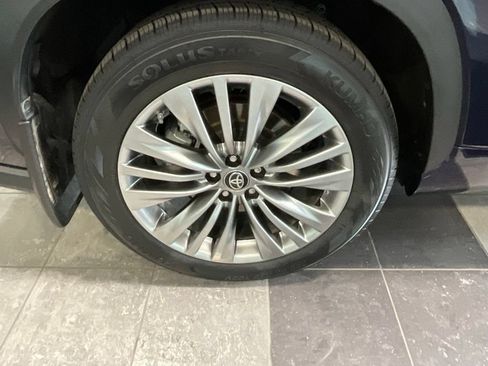 Used 2023 Toyota Highlander Platinum AWD/4WD image 6