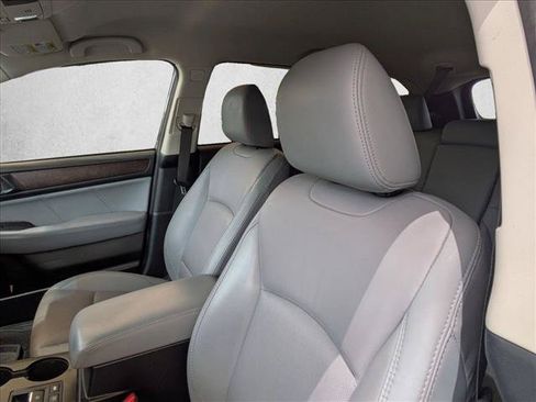 Used 2019 Subaru Outback 3.6R Limited w/ Popular Package #2 AWD/4WD image 9