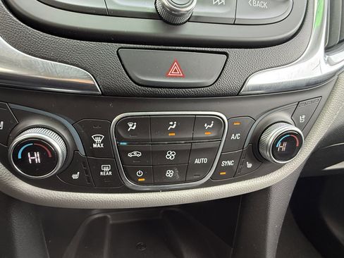 Used 2019 Chevrolet Equinox Premier image 20