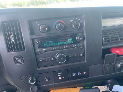 Used 2016 Chevrolet Express 2500 LT w/ LT Preferred Equipment Group RWD image 14