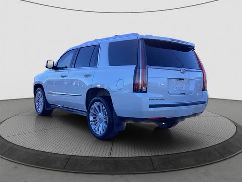 Used 2019 Cadillac Escalade Platinum image 5