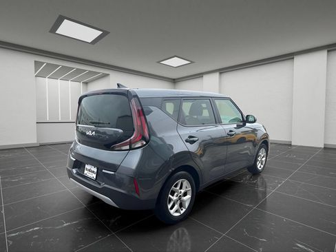 Used 2023 Kia Soul S FWD image 9