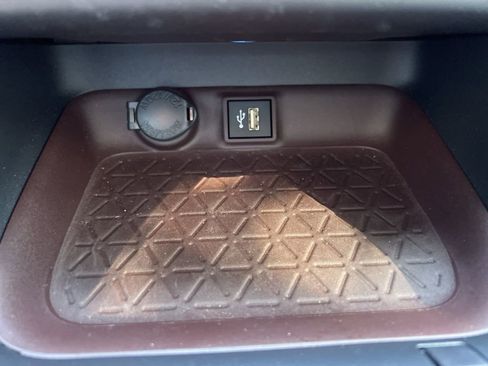 Used 2025 Toyota RAV4 Limited image 30