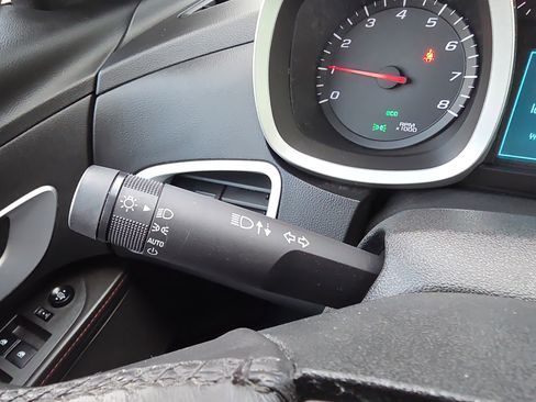 Used 2011 Chevrolet Equinox LT w/ Driver Convenience Package image 19