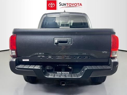 Used 2022 Toyota Tacoma SR5 w/ Technology Package RWD image 5