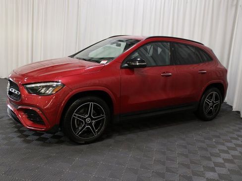 Used 2025 Mercedes-Benz GLA 250 4MATIC image 3