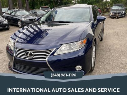 Used 2013 Lexus ES 350 w/ Luxury Pkg