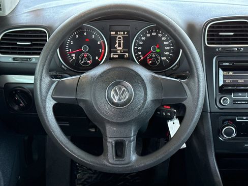 Used 2013 Volkswagen Golf 4-Door FWD image 13