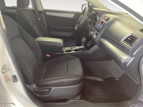 Used 2018 Subaru Outback 2.5i AWD/4WD image 15