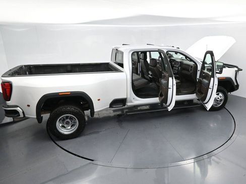 Used 2022 GMC Sierra 3500 Denali w/ Denali Ultimate Package AWD/4WD image 44