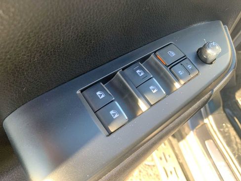 Used 2017 Toyota Highlander Limited image 23