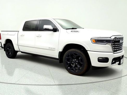 Used 2025 RAM 1500 Limited w/ Trailer Tow Group AWD/4WD image 3