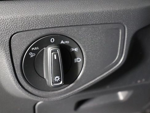 Used 2022 Volkswagen Atlas SE FWD image 23