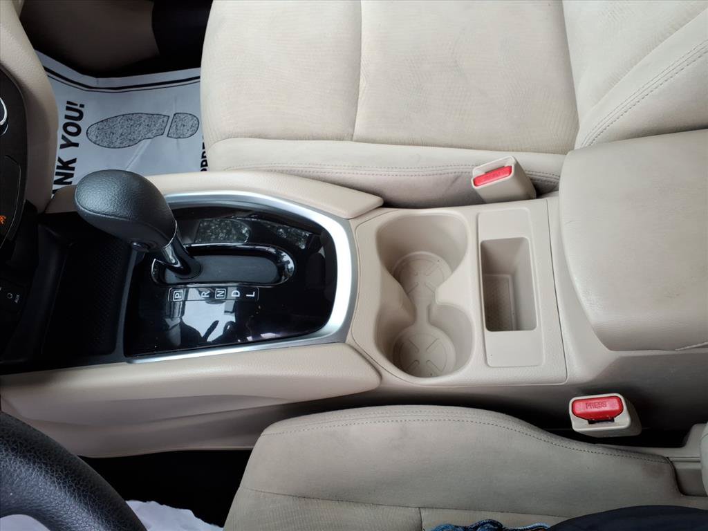 Used 2016 Nissan Rogue SV FWD image 15