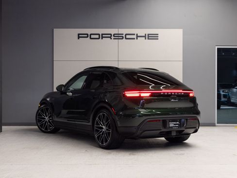Used 2025 Porsche Macan Electric RWD image 3