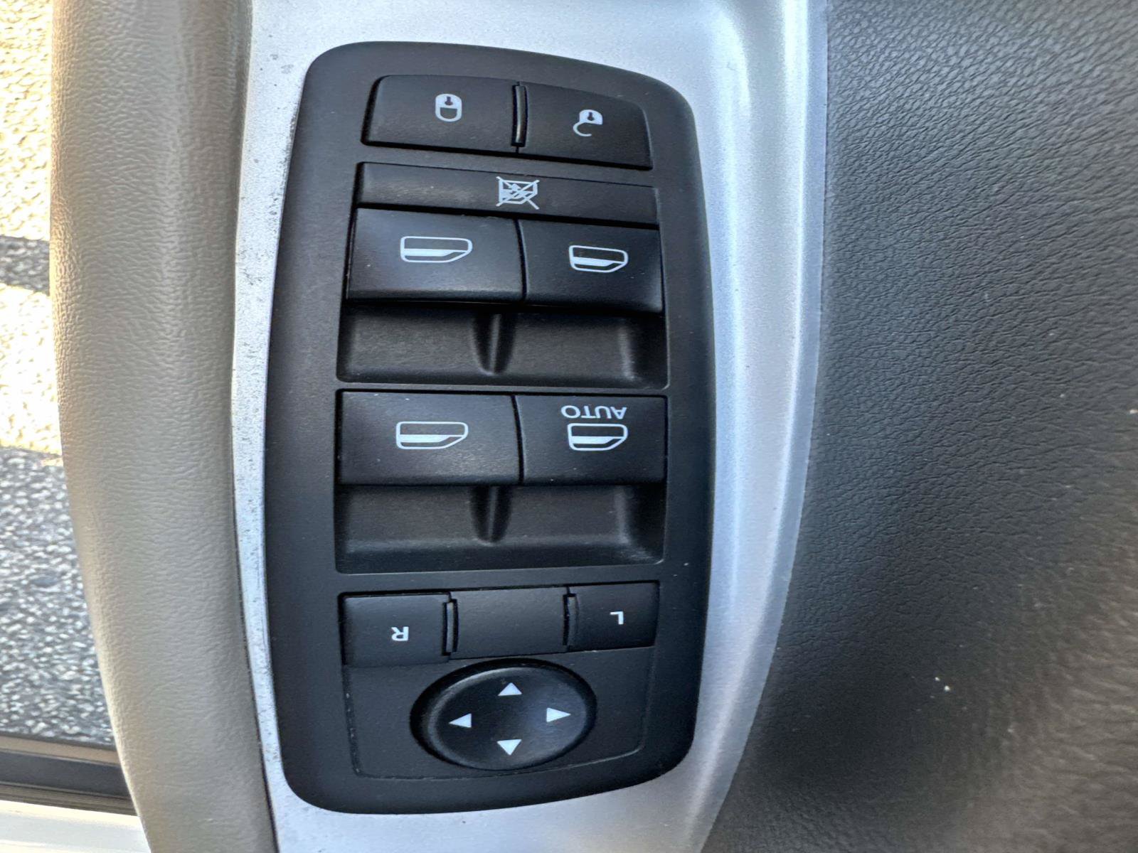 Used 2020 Dodge Journey SE w/ SE Popular Equipment Group FWD image 21