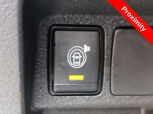 Used 2024 Nissan Frontier SV w/ Technology Package AWD/4WD image 19