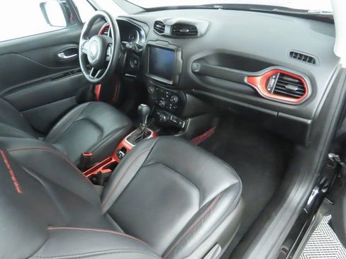 Used 2022 Jeep Renegade Trailhawk image 18